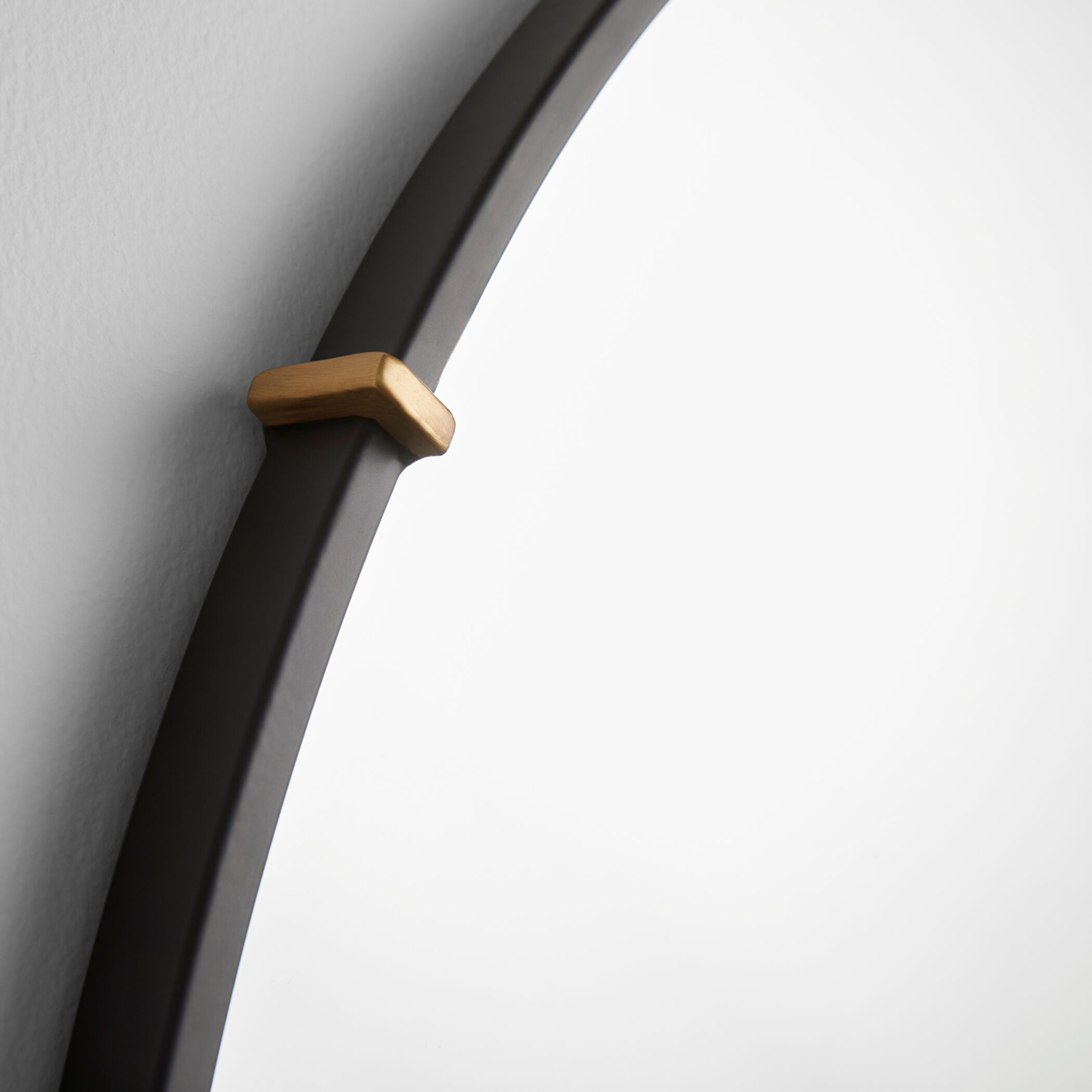 Klipp 40 X 40 inch Black Mirror, Large