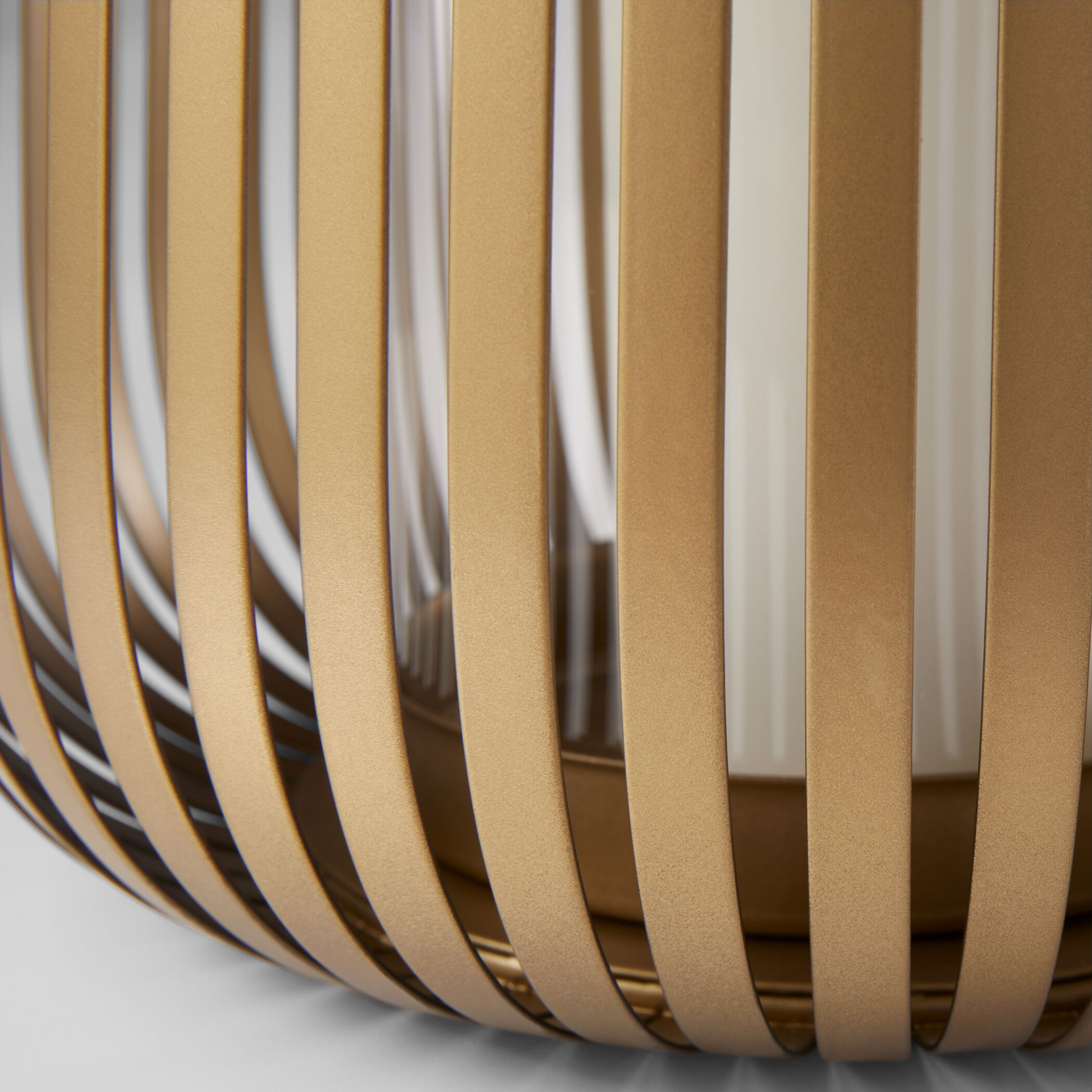 Liny 10.5 X 9 inch Hurricane, Large