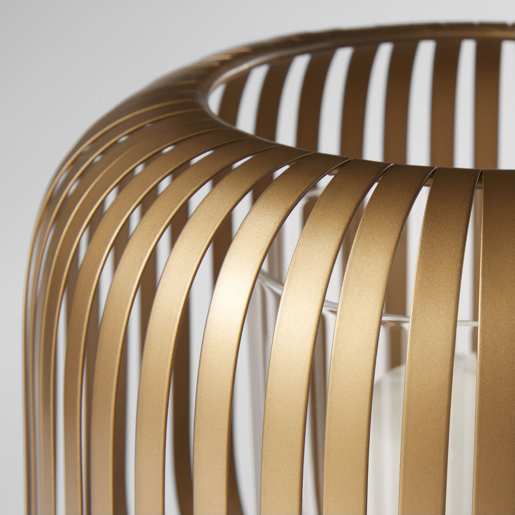 Liny 10.5 X 9 inch Hurricane, Large