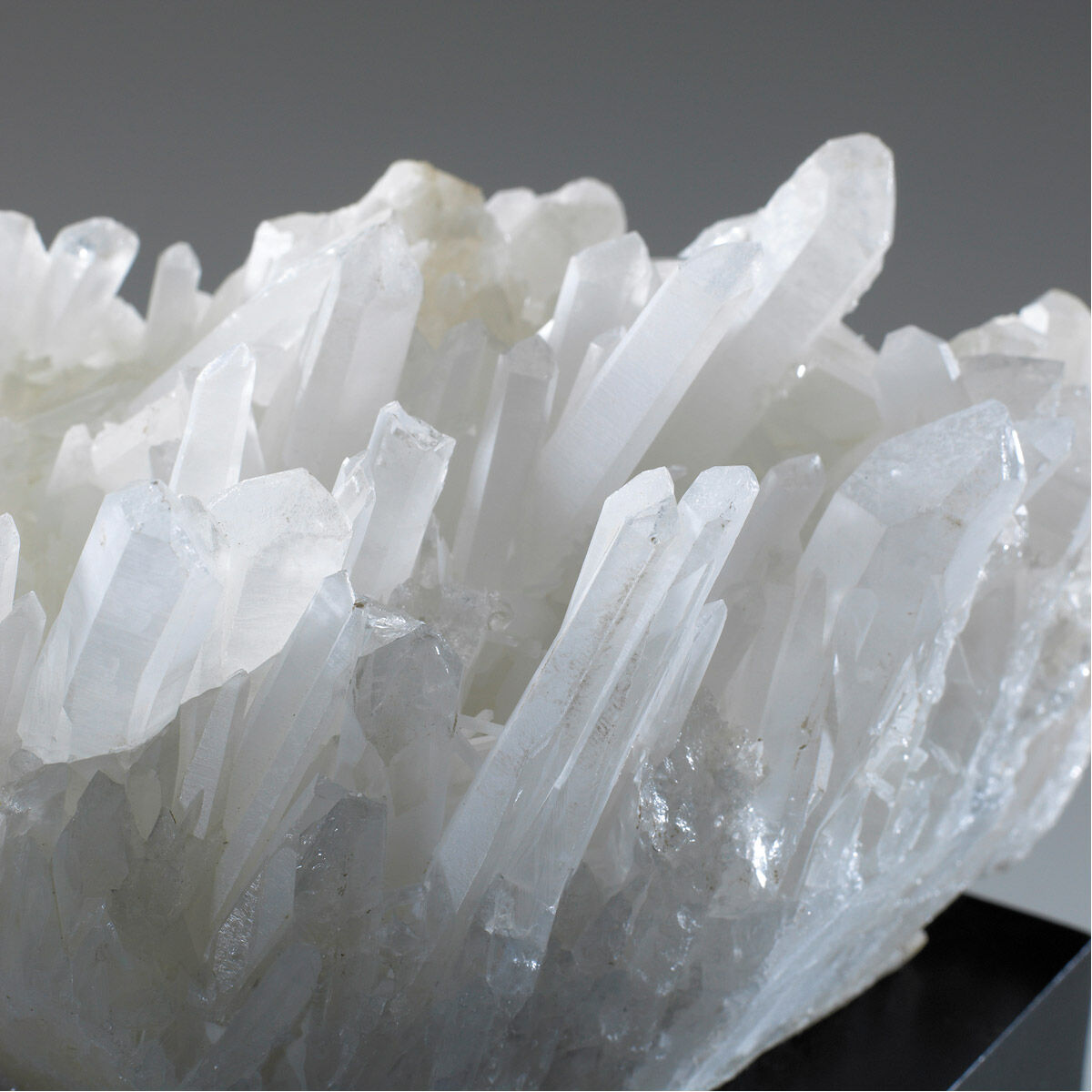 Quartz Black And White Crystal Table Accent, Medium