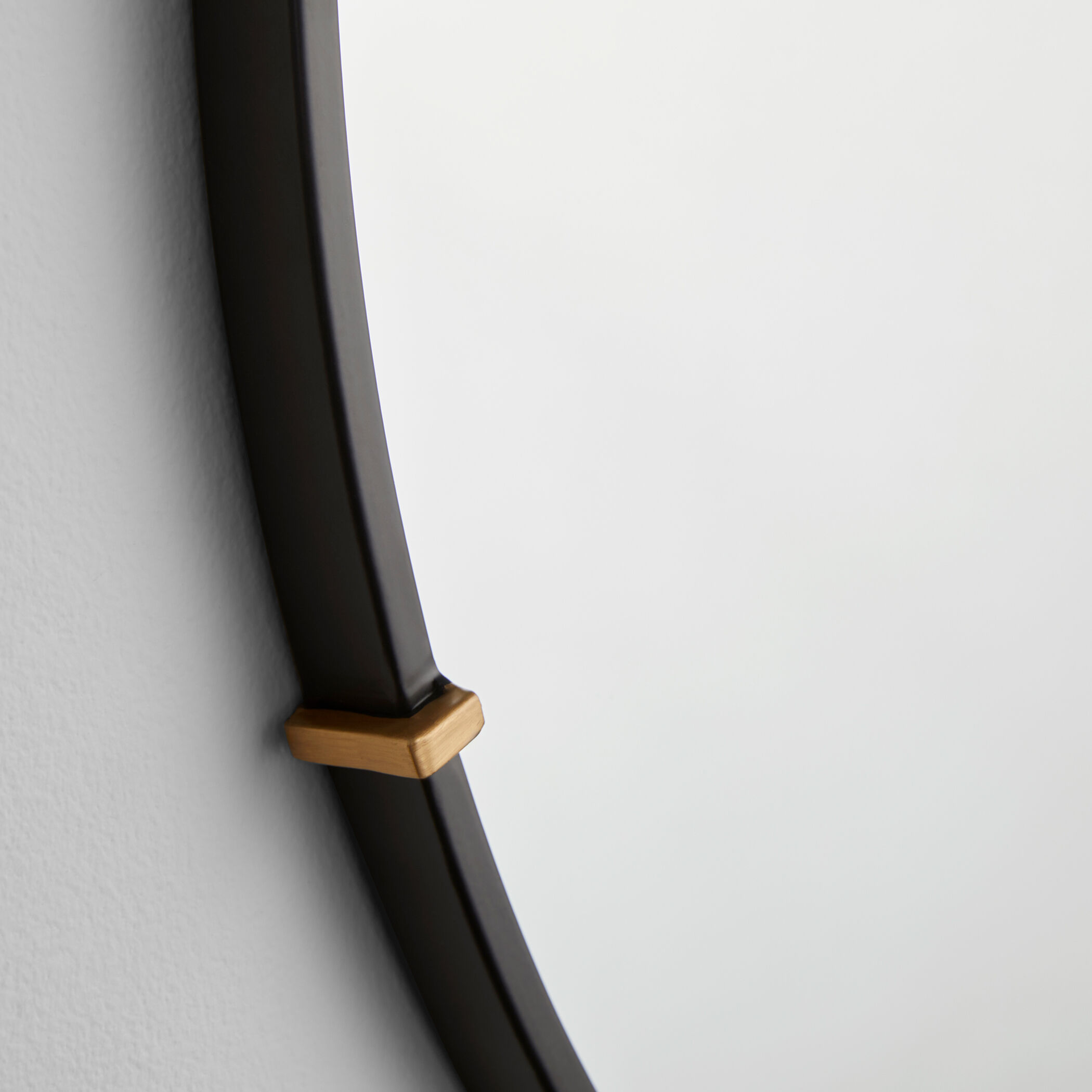 Klipp 32 X 32 inch Black Mirror, Small